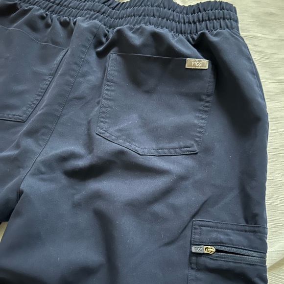 Figs OG Zamora Jogger Scrub Pants in Navy - Picture 3 of 3